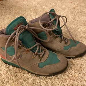 80’s Rare Merrell hiking boots 🥾